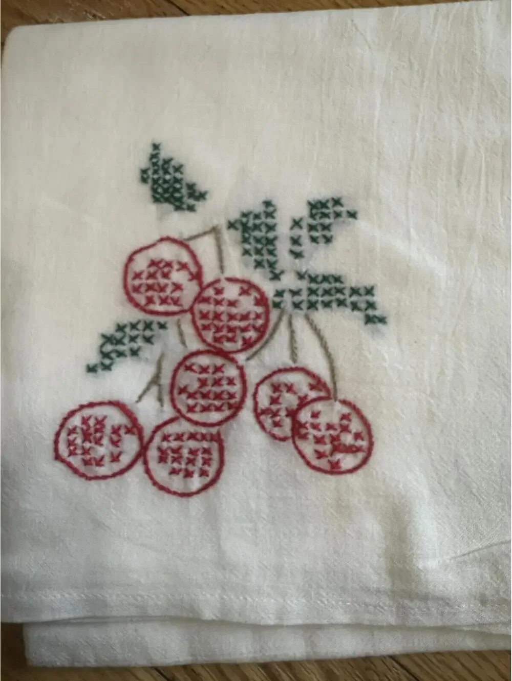7 VTG Embroidered Tea Towels Cat Turtle Fruit Vegetables Farmhouse Cottagecore